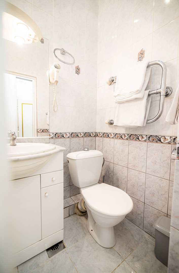 Отель Ист-Вест