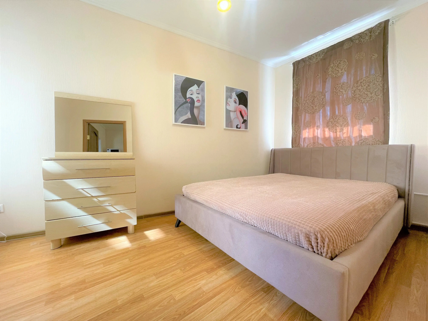 Апартаменты Sutkispb на Грибоедова 57