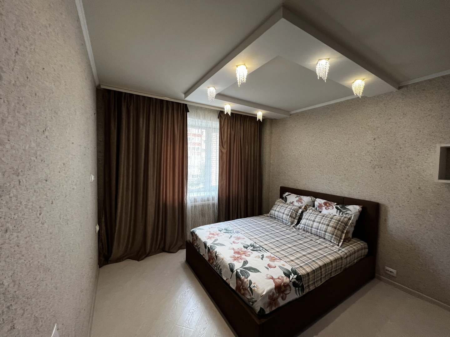 Апартаменты Квартира AlexHome РП Свердловский Михаила Марченко 8