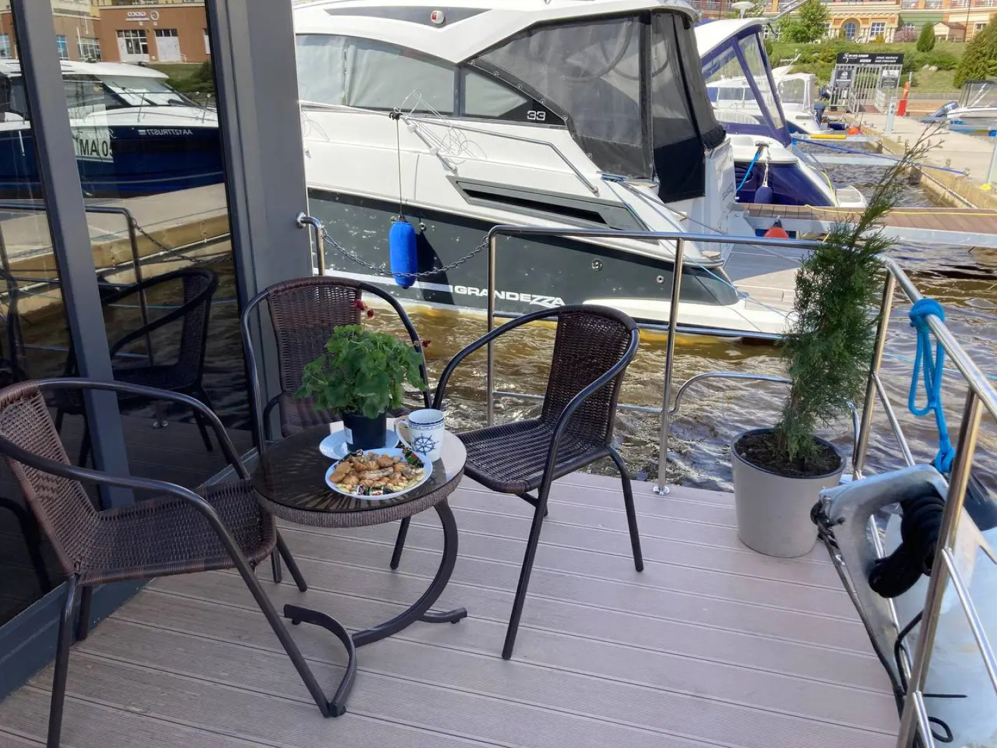 Мини-отель Дом на Воде в Radisson Zavidovo