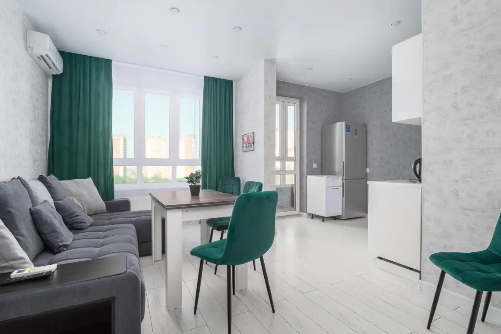 Апартаменты Люкс Тут Живут Парк и Стадион