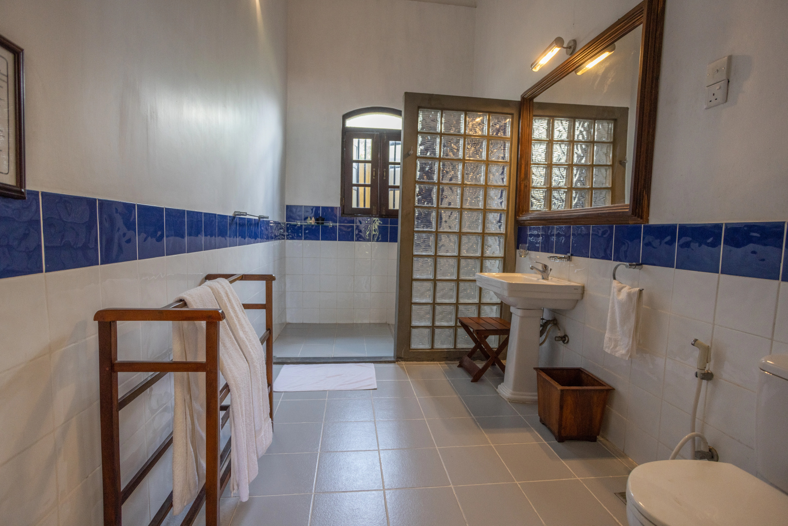 Villa South Point Abbey 4 bedroom beach front