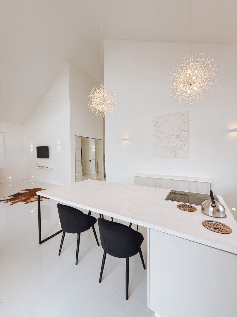 Шале Дизайнерский с Видом на Монастырь