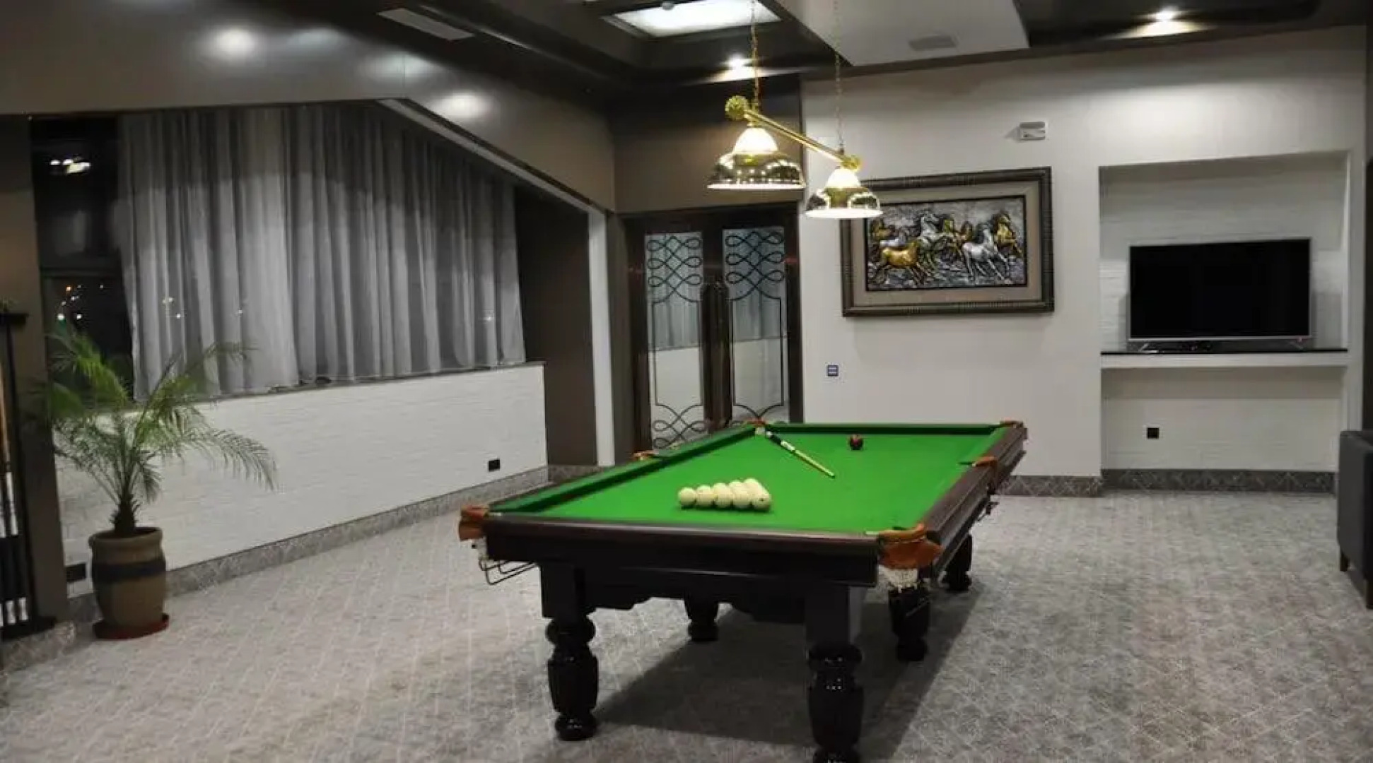 Parliament Palace Hotel