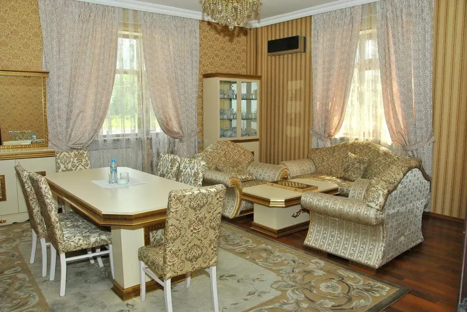 Отель Service