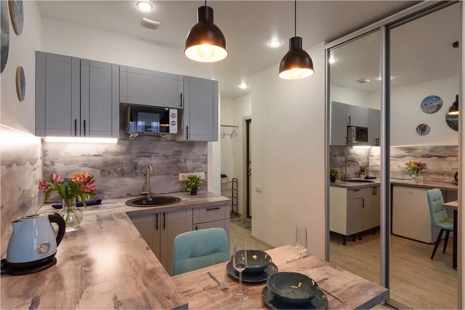 Апартаменты Студия KrasLoft в ЖК Притяжение на двоих