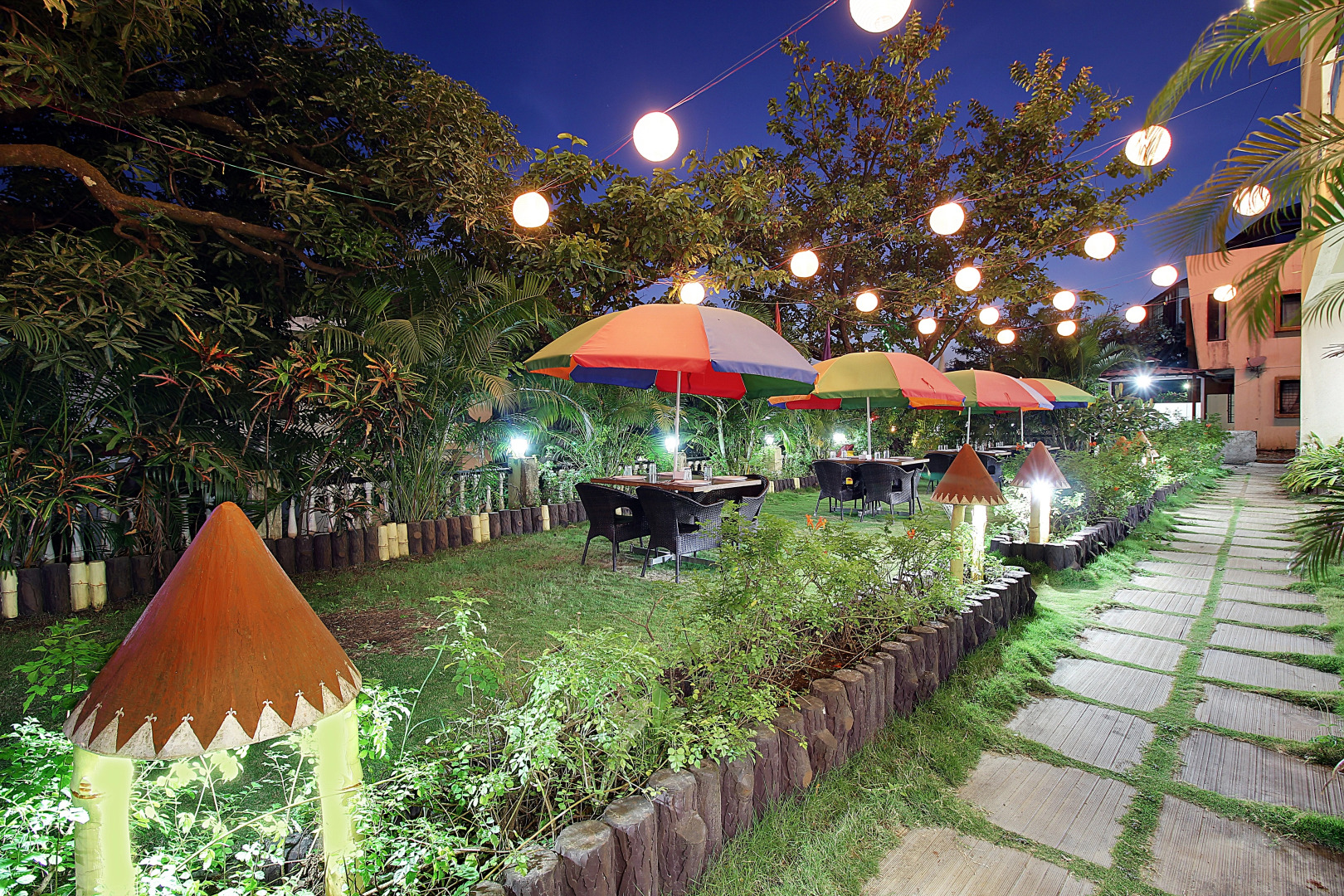 Отель Valley Nest