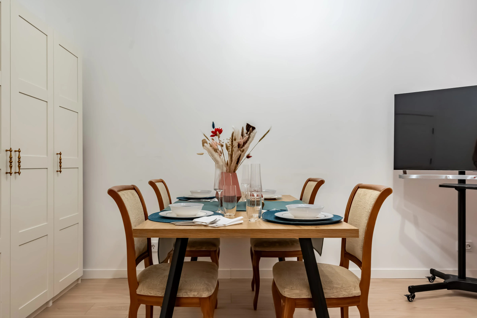 Апартаменты Sergeew Apartments 3-х комнатный Делюкс на Набережной Макарова