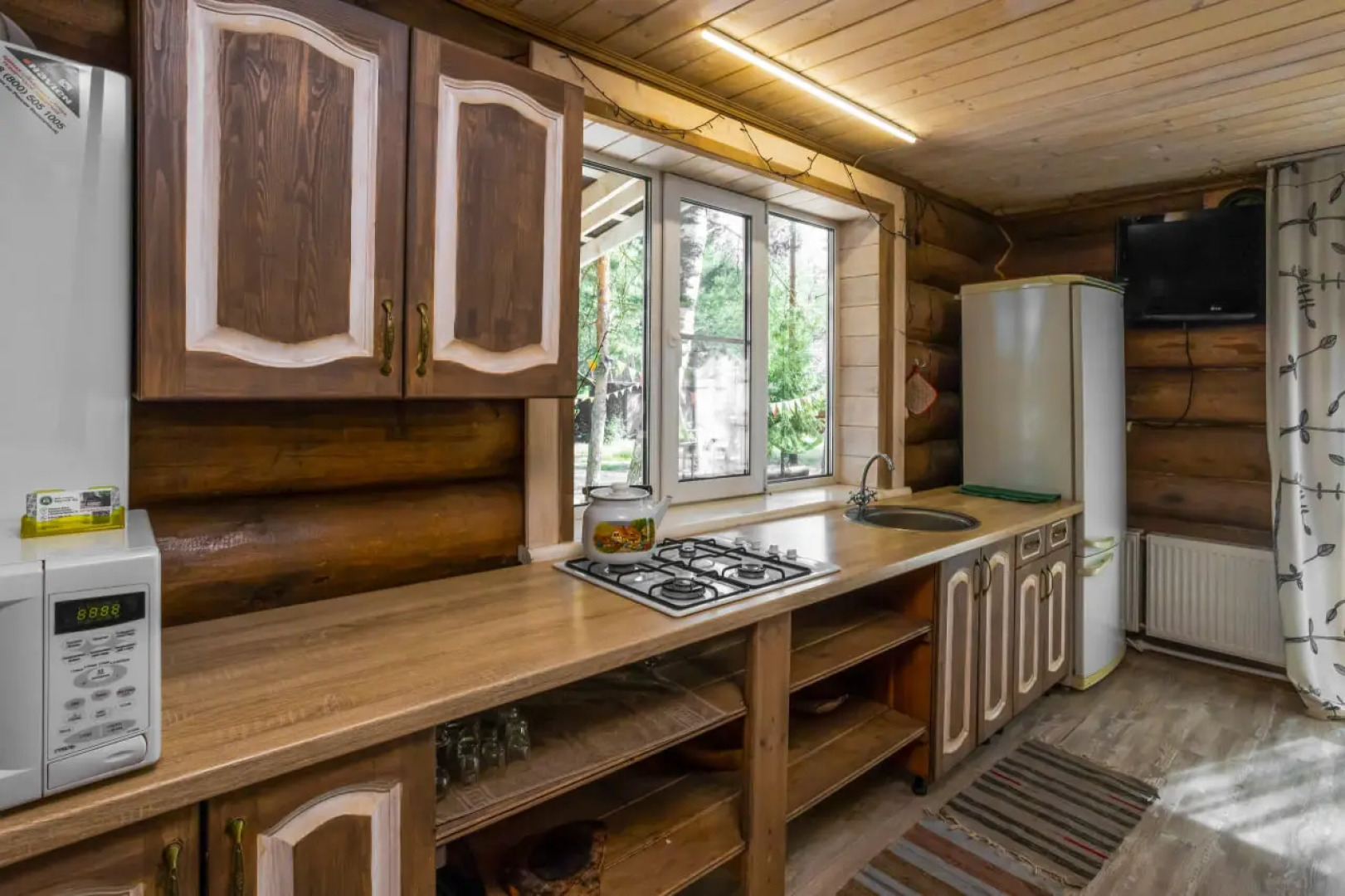 Частный дом в лесу у реки Пра на первой береговой линии