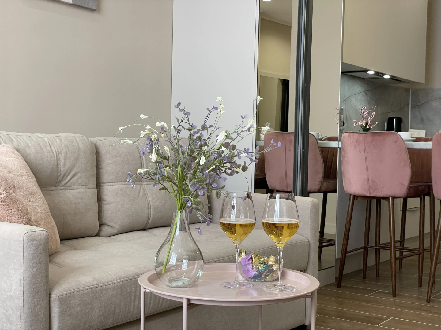 Апартаменты на Навагинской 1