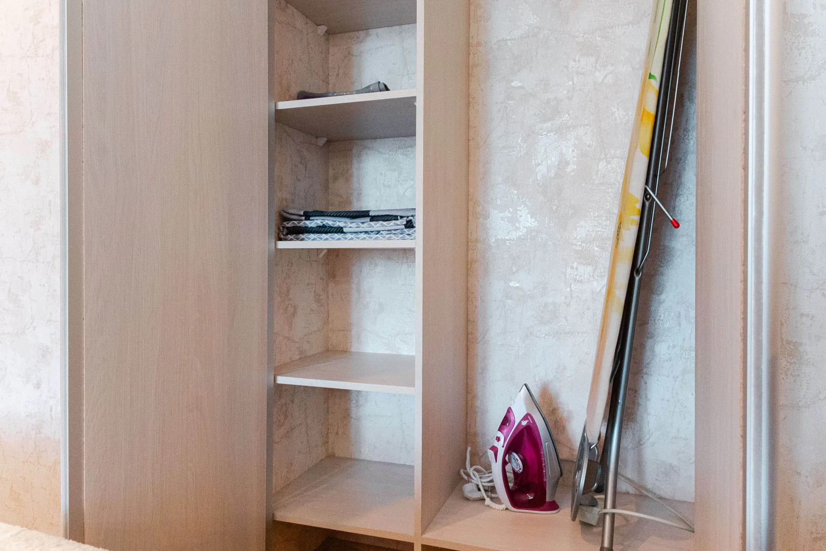 Апартаменты Студия в самом центре левого берега Иртыша