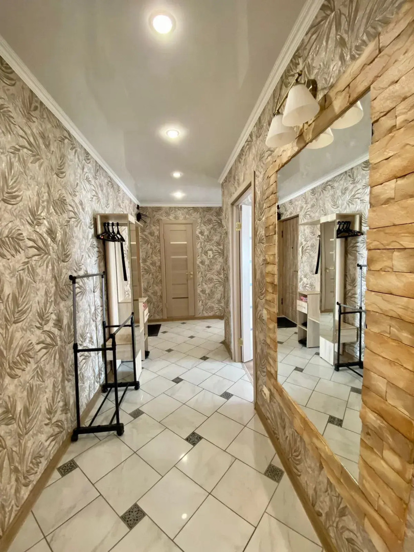 Квартира  уютная двухкомнатная в центре города.