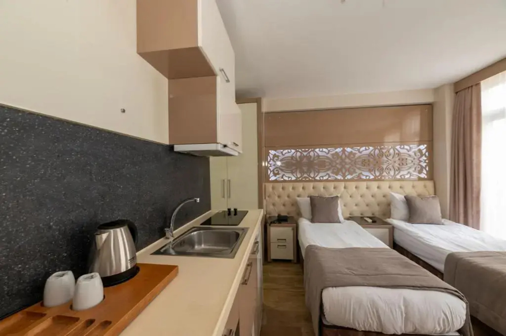 Отель Taksim Peri Suite