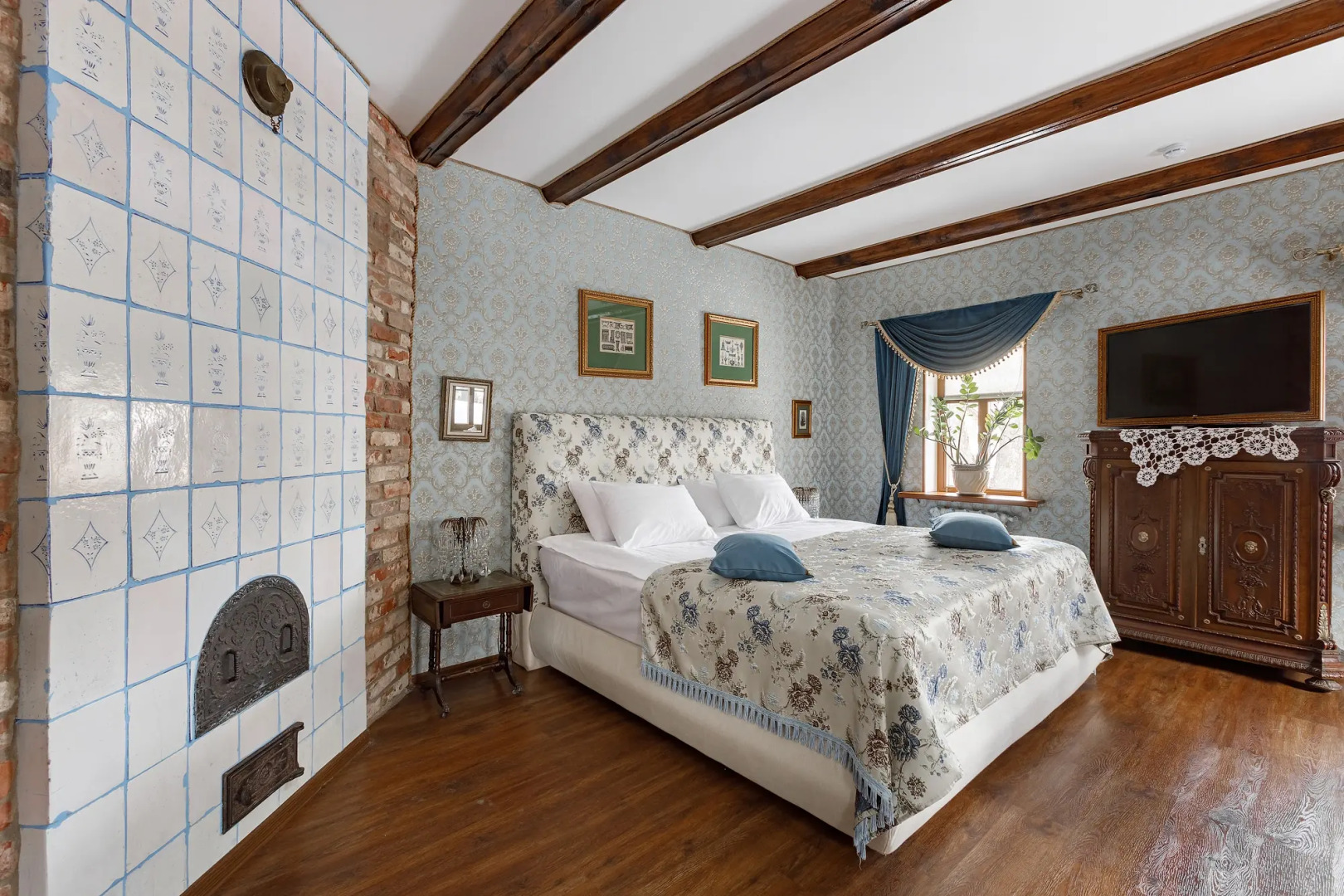 Отель Империал