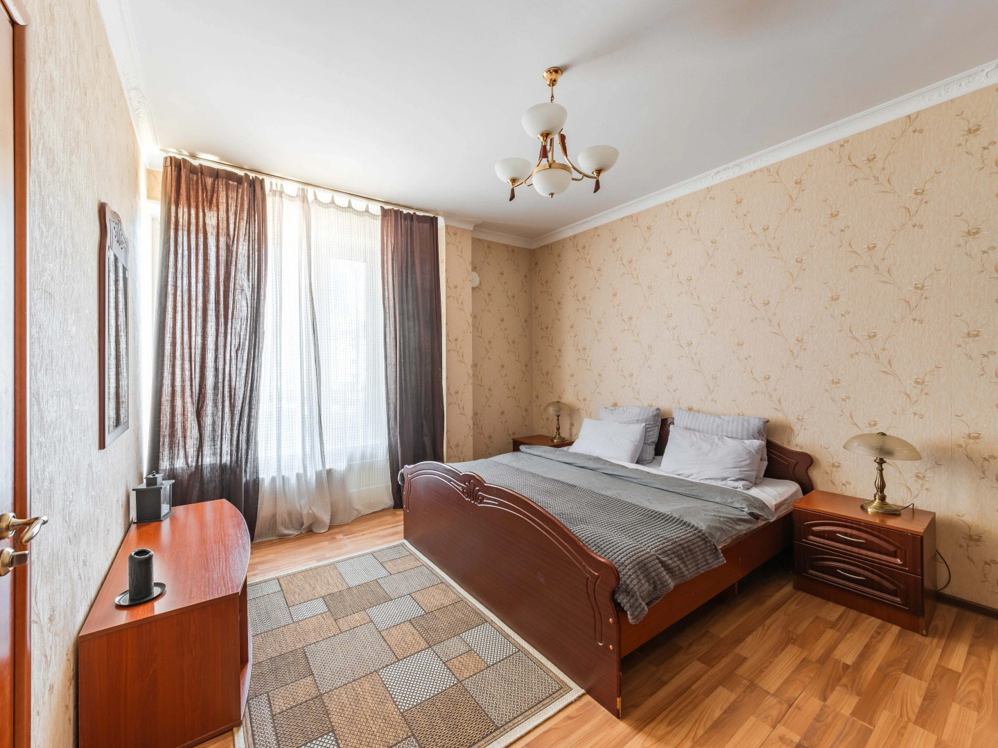 Апартаменты у Крейсера Авроры и Финляндского Вокзала