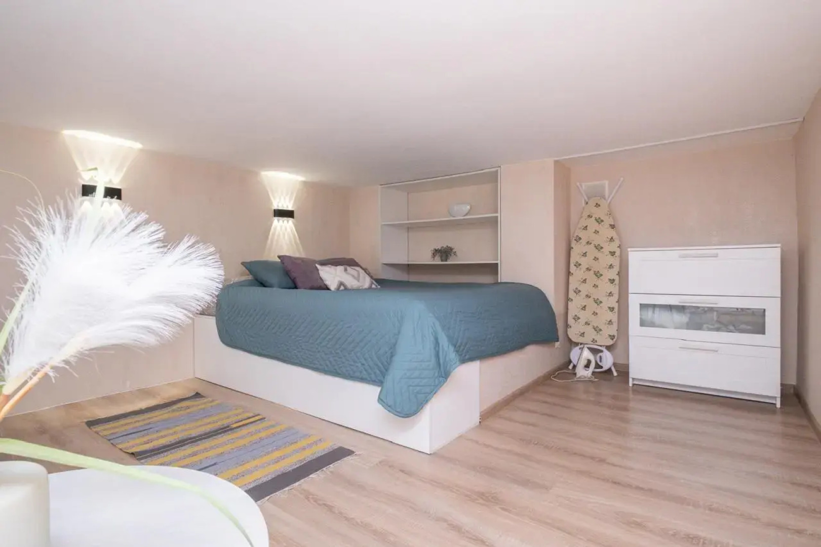 Апартаменты Двухуровневая студия на Роторной