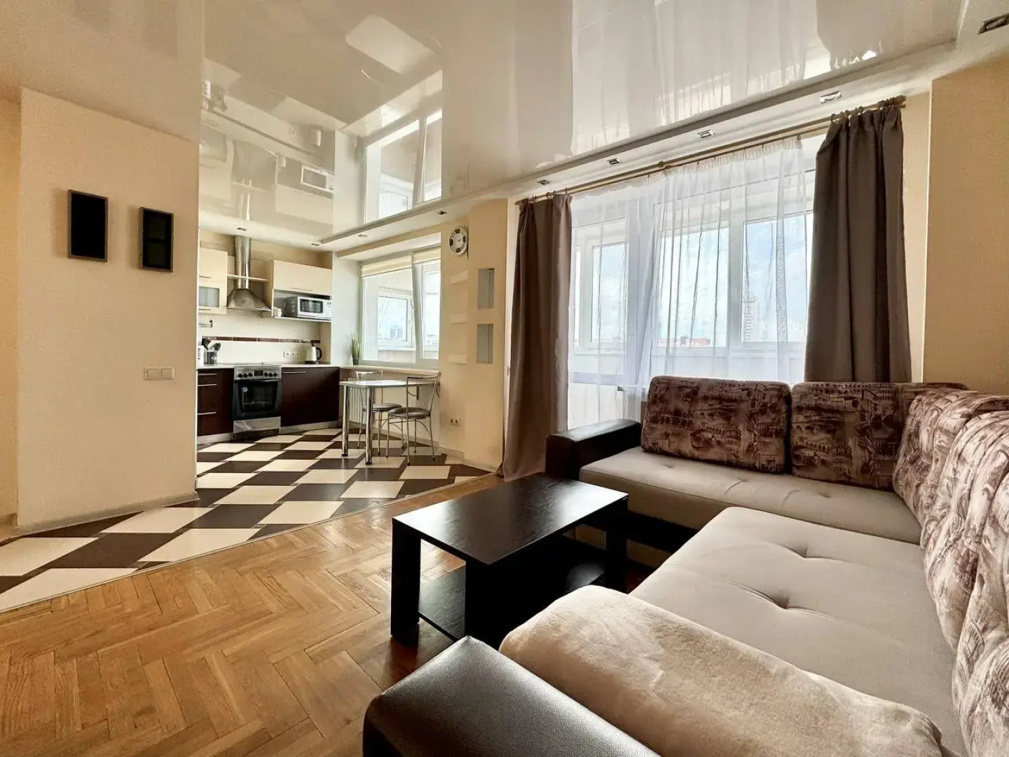 Апартаменты Двушечка в самом центе с красивым видом