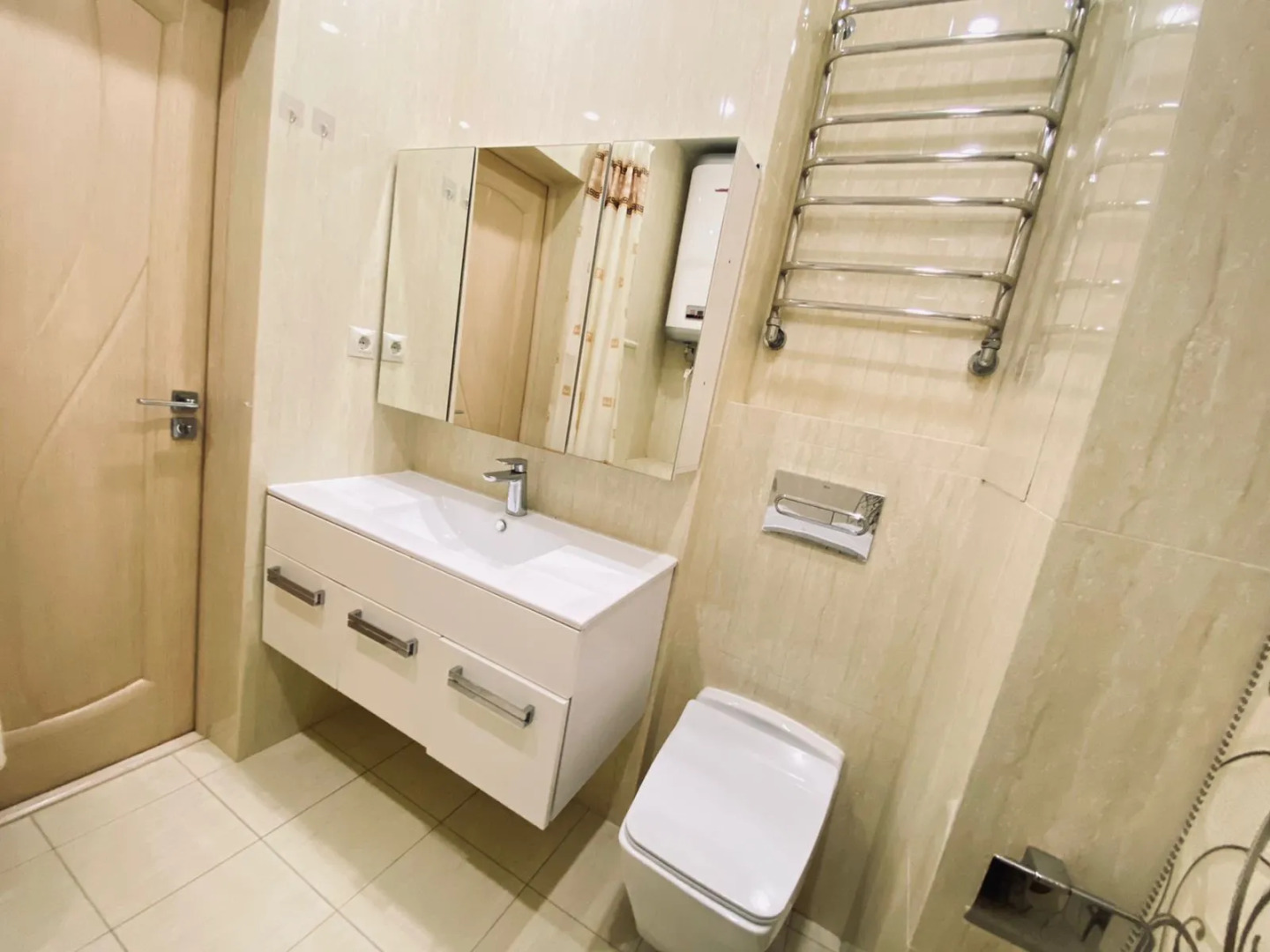 Апартаменты 3х комнатная квартира возле метро