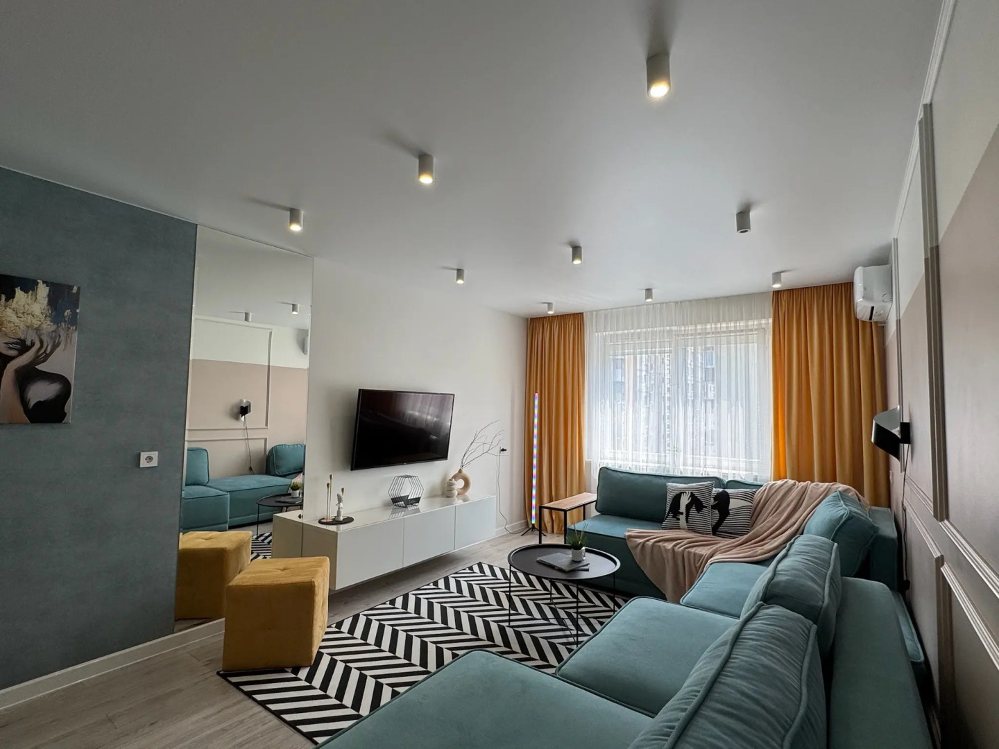 Апартаменты на Курчатова 24 - 2 комнаты