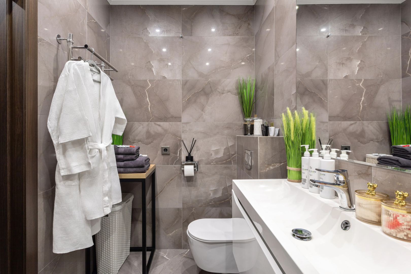 Квартира класса люкс с террасой и видом на реку в центре Рыбной деревни, остров Канта в Калининграде