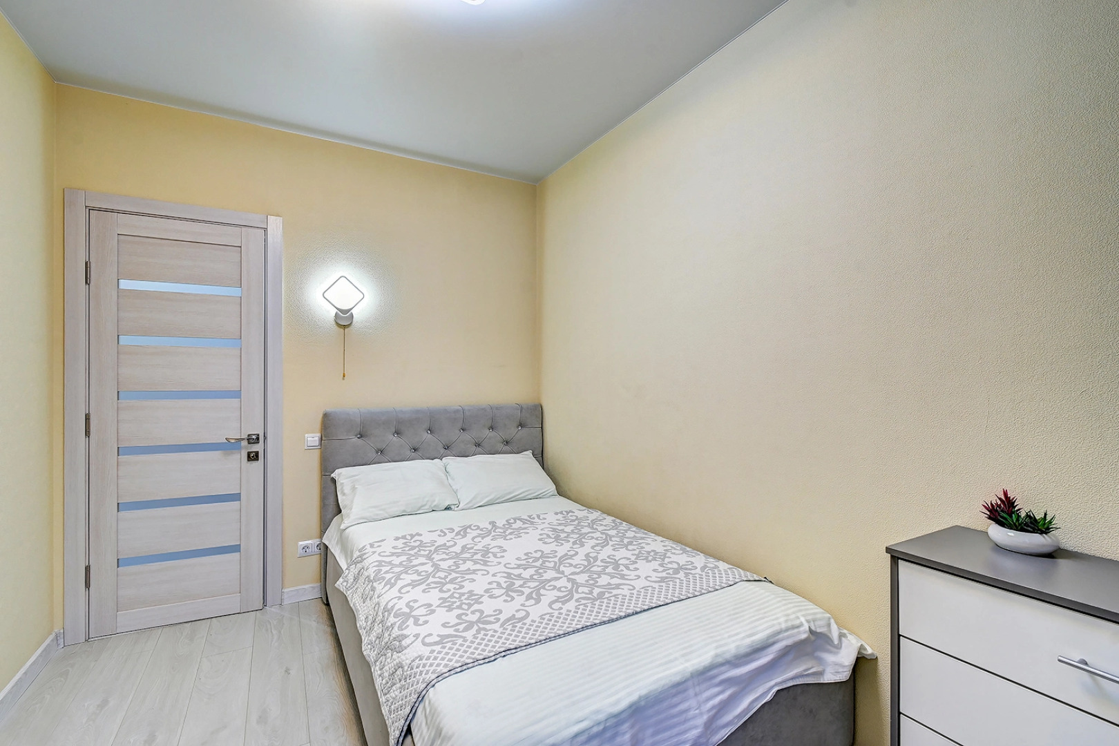 Апартаменты Morskaya Simfonya-2 евро трехкомнатные с балконом бассейном на территории