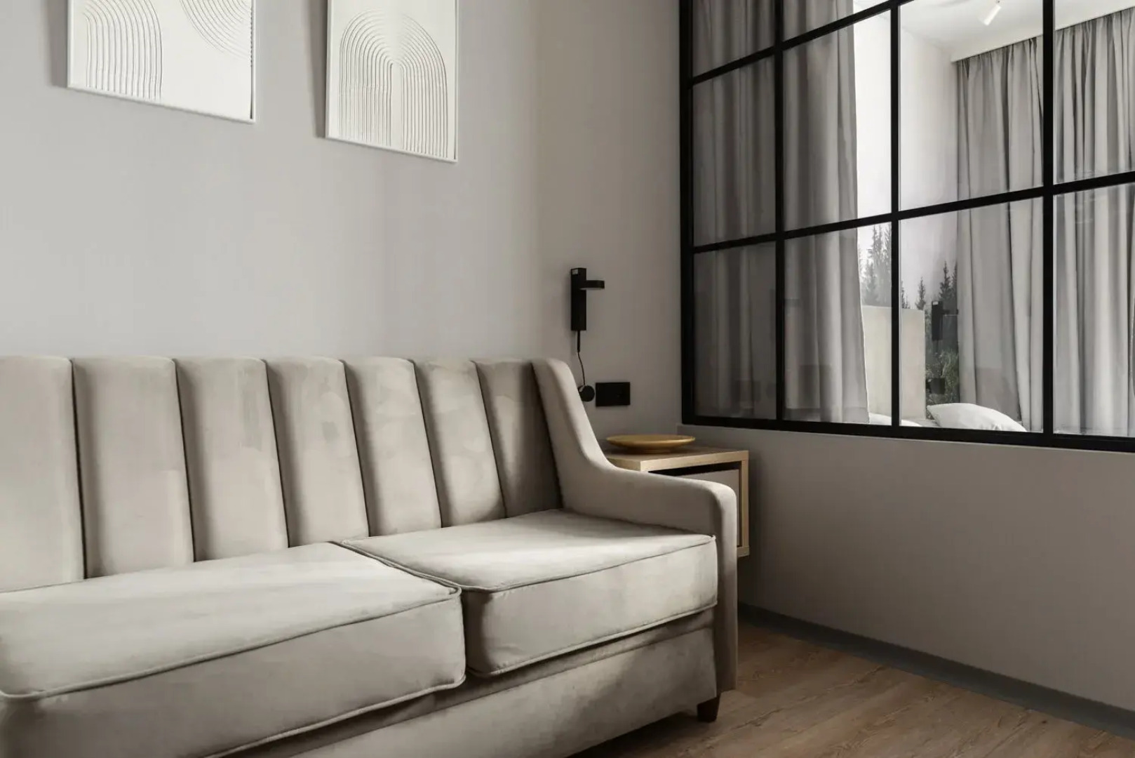 Квартира с Дизайнерским Ремонтом у Театра Кукол Экият