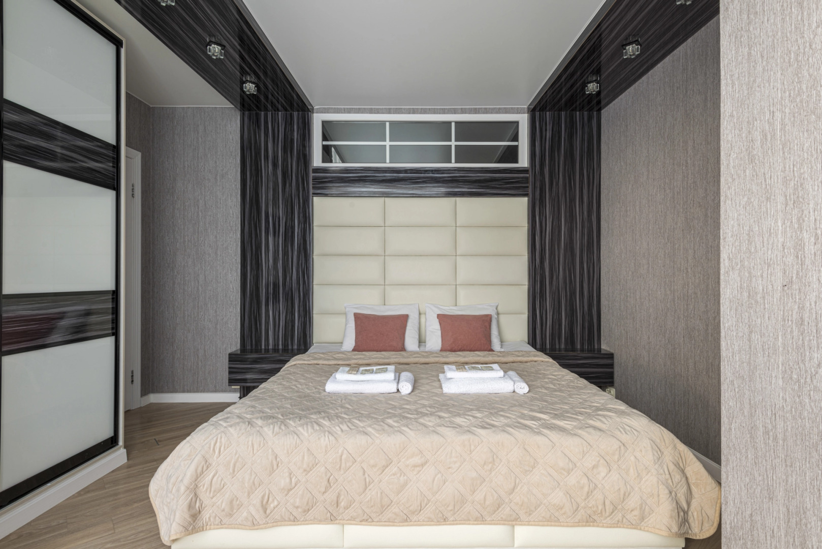 Квартира 3-к с панорамными окнами на залив от RentAp, 6 сп.мест