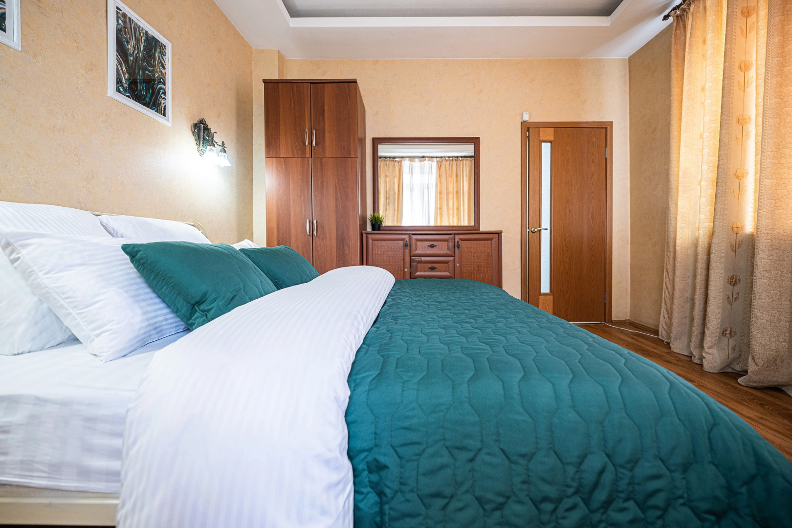 Апартаменты Пять Звезд на Свободы 66