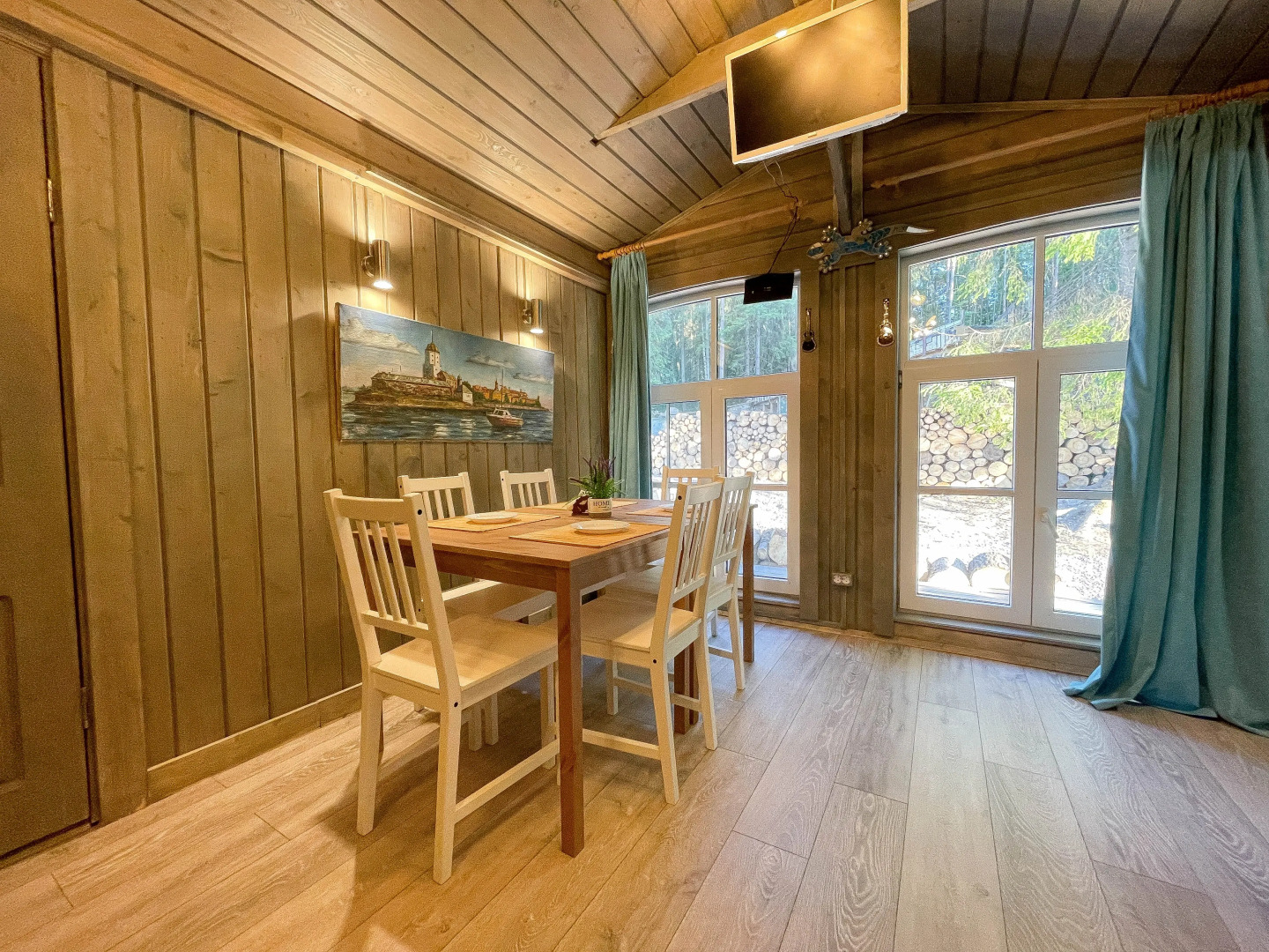 Domik V Lesu  Guest House