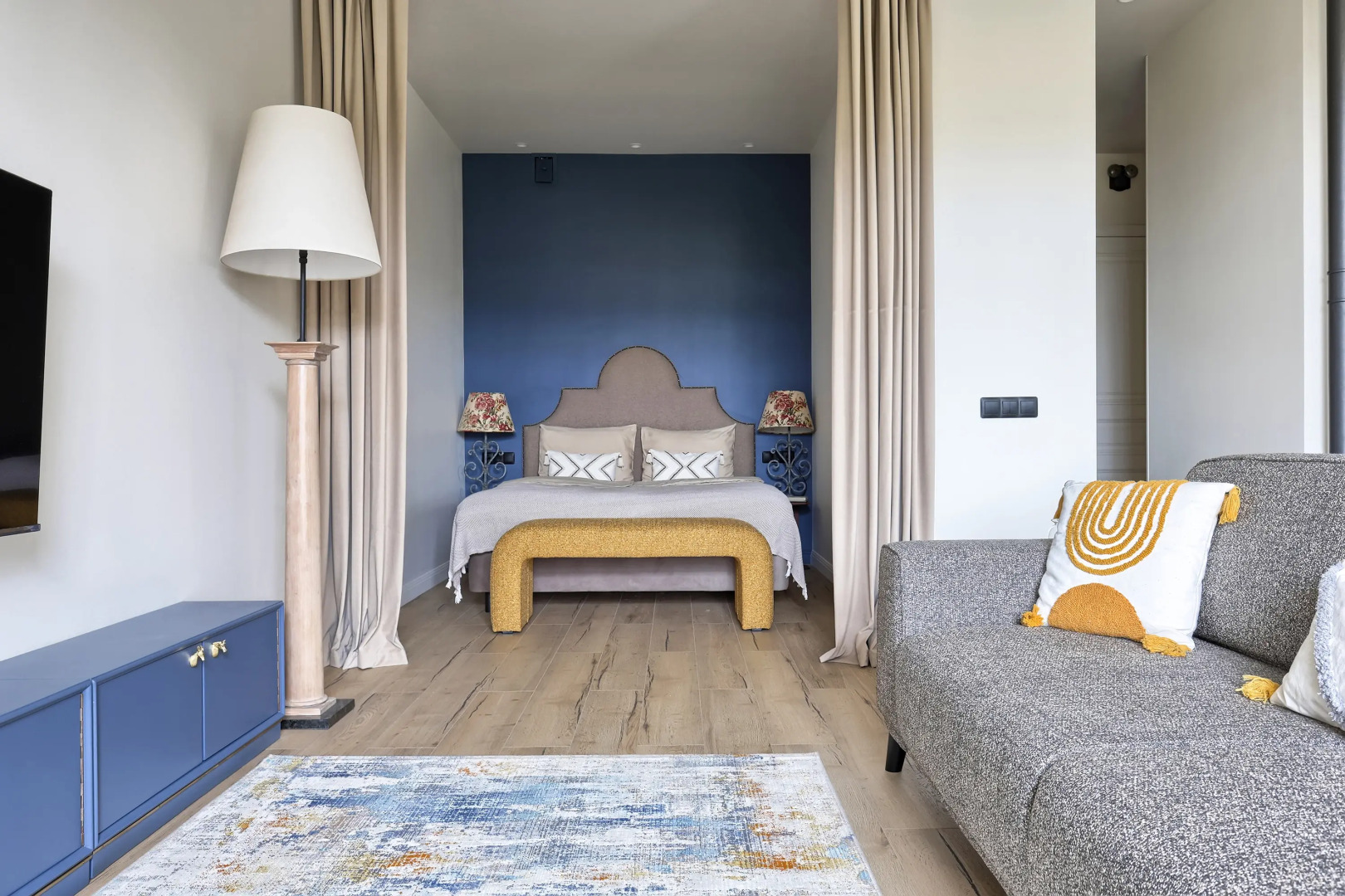 Апартаменты MyHomeYourHome на Чайковского 2\7