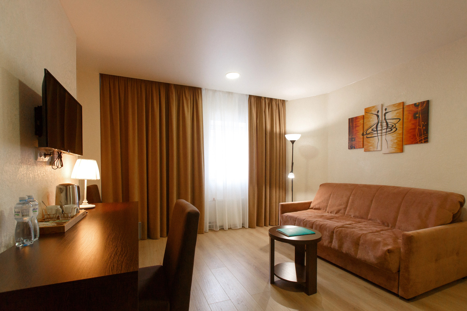 Отель Академия