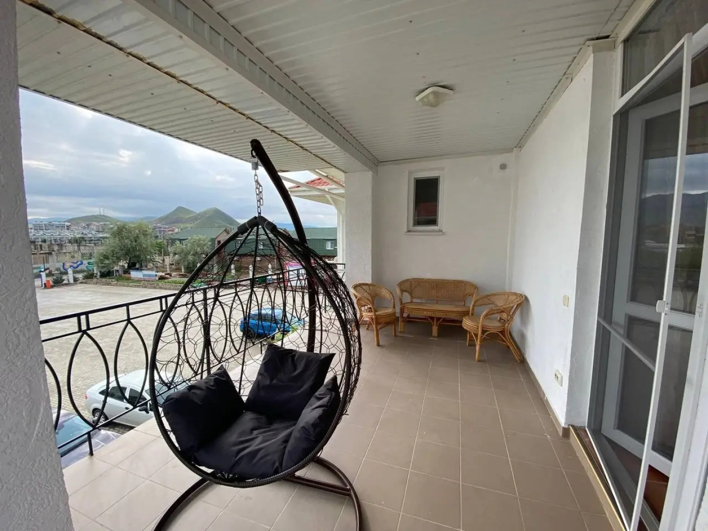 Апартаменты №4 Стандарт, 1 линия, боковой вид на море (4чел)