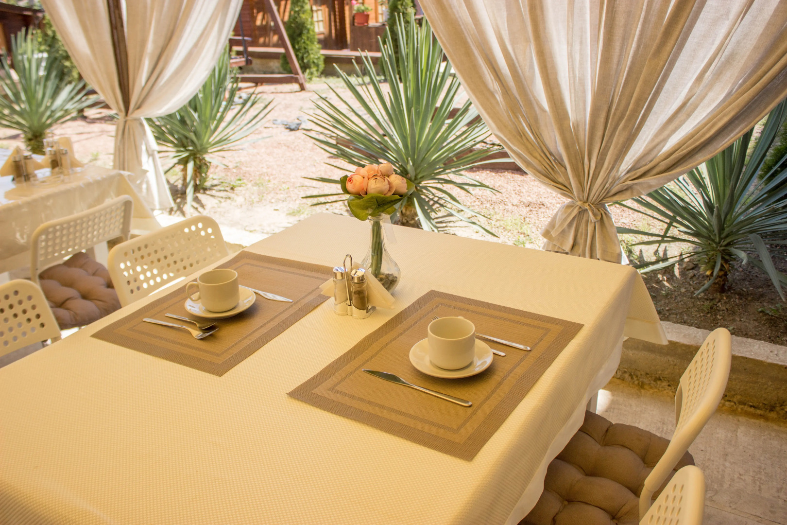 Отель Эвель