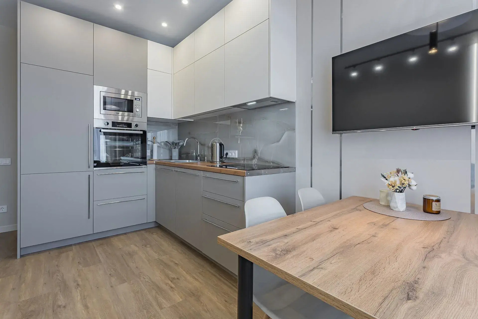 Апартаменты в центре города на улице Б Панина с парковкой Сова-Дом