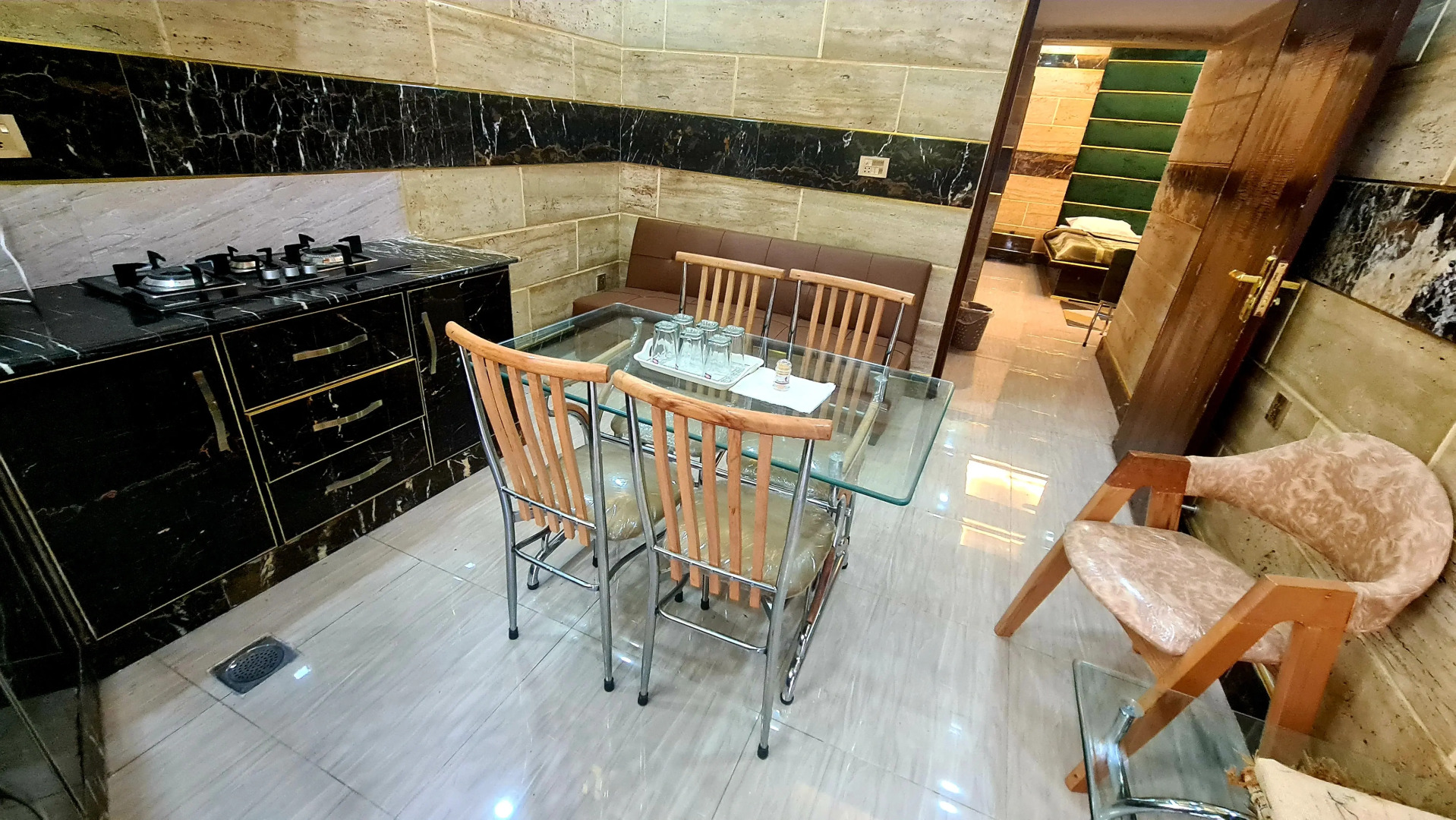 Апарт-отель Smart Apartment's Lahore