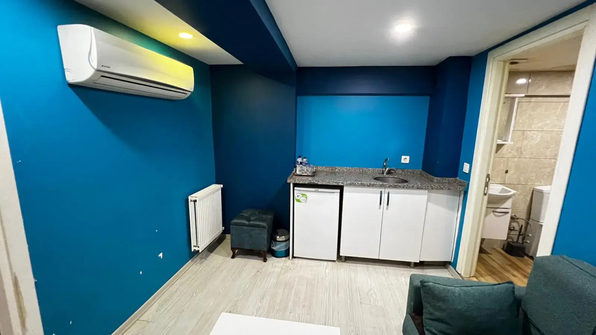 Отель Moon Blue