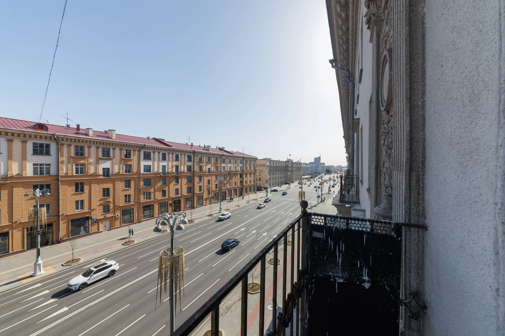 Апартаменты трехкомнатные Ladgorna на Независимости 13