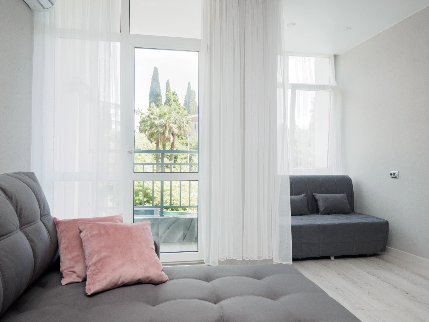 Апартаменты Место под солнцем 12