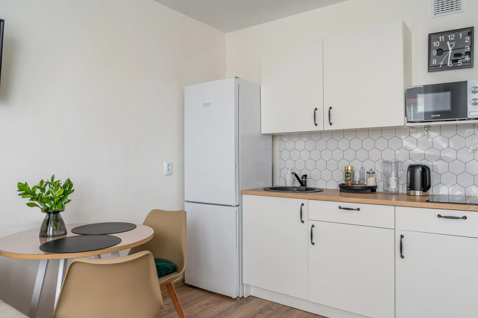 Квартира Comfort с самостоятельным заселением от Welcome V Ekb