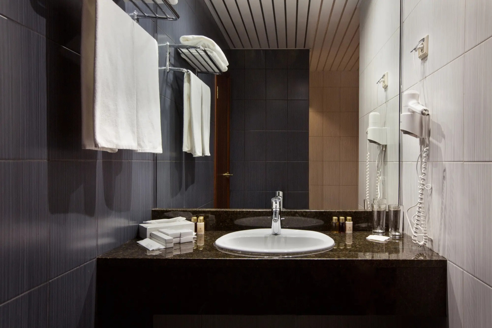 Бенефит Плаза Конгресс Отель