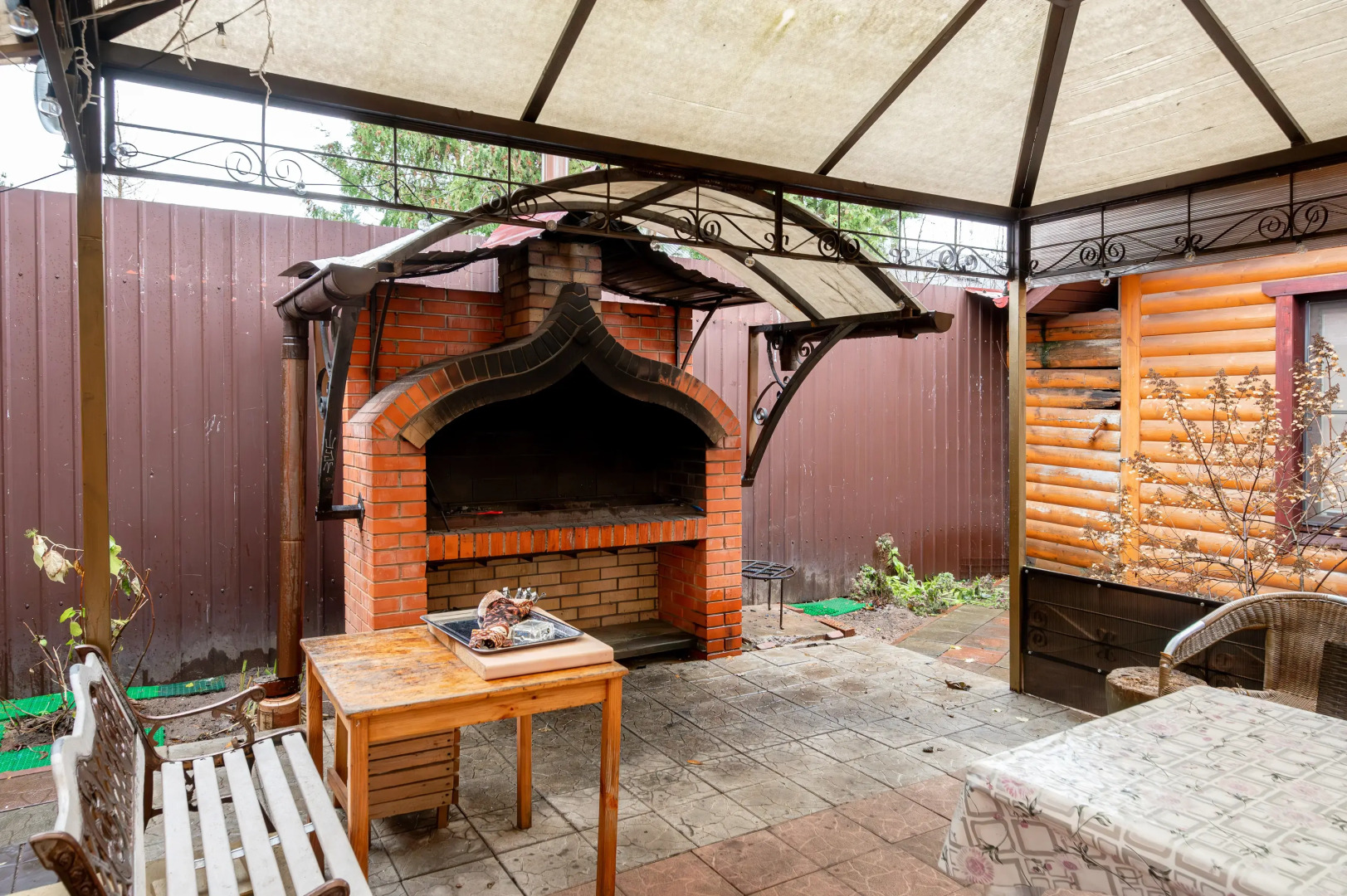 Гостевой дом Уютный с большой беседкой и классной баней