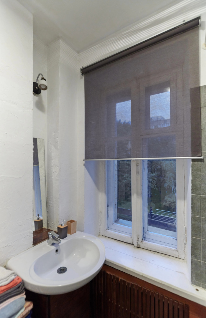 Квартира старинная мебель в лучах солнца