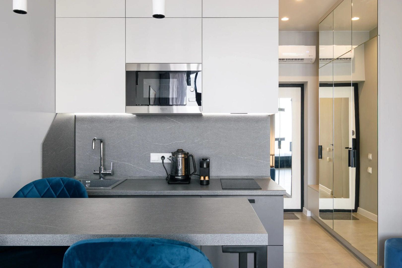 Апартаменты Метрополь с Видом на Море 1