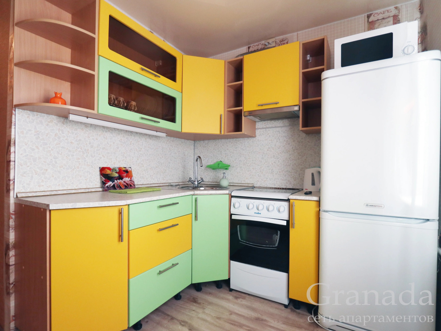 Апартаменты Granada Тихая уютная однокомнатная с шикарным видом на город и пруд