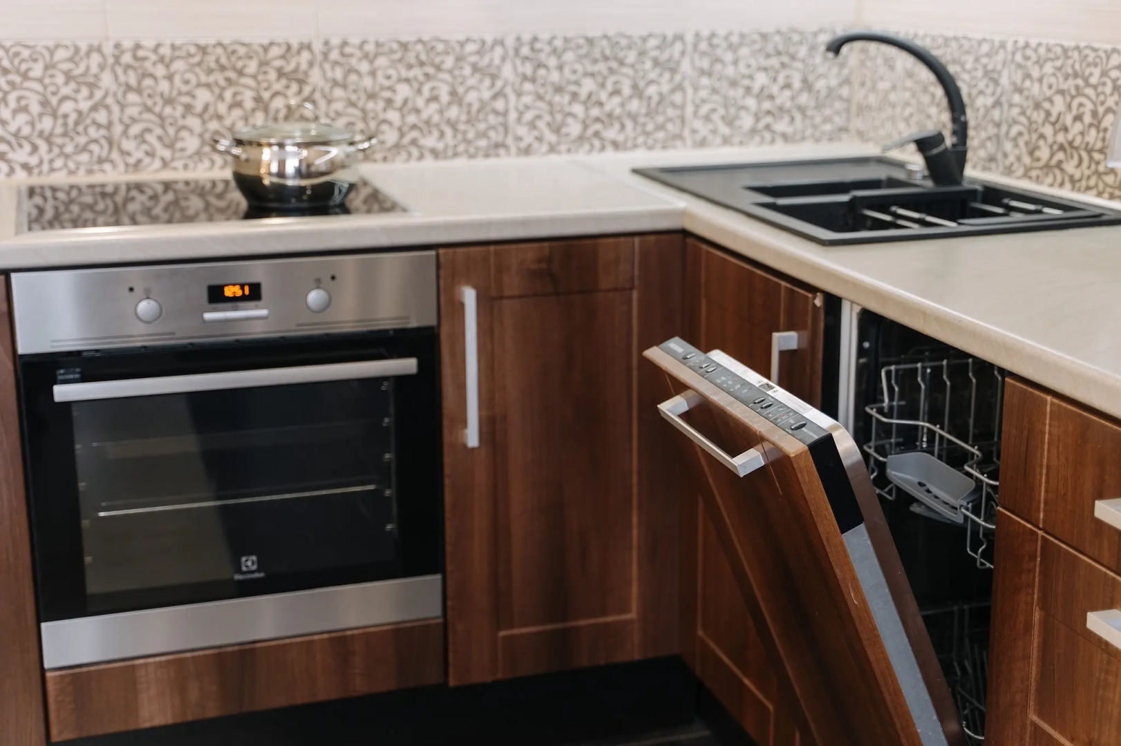 Апартаменты 9 ночей с видом на речку на Коммунальной 1