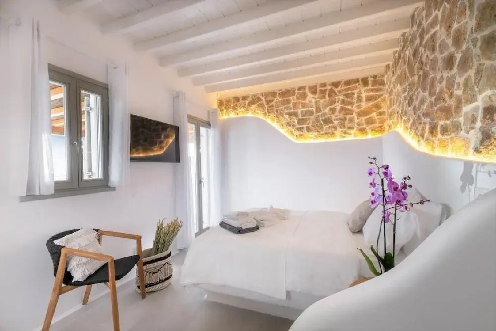 Отель Legendary Suites