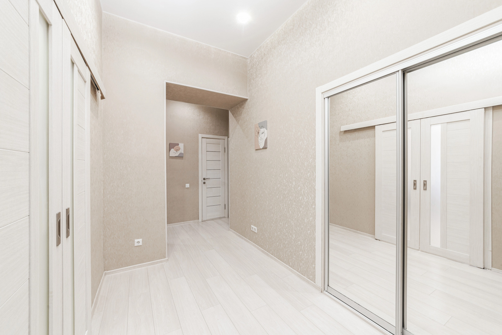 Новые апартаменты в центре на площади Победы