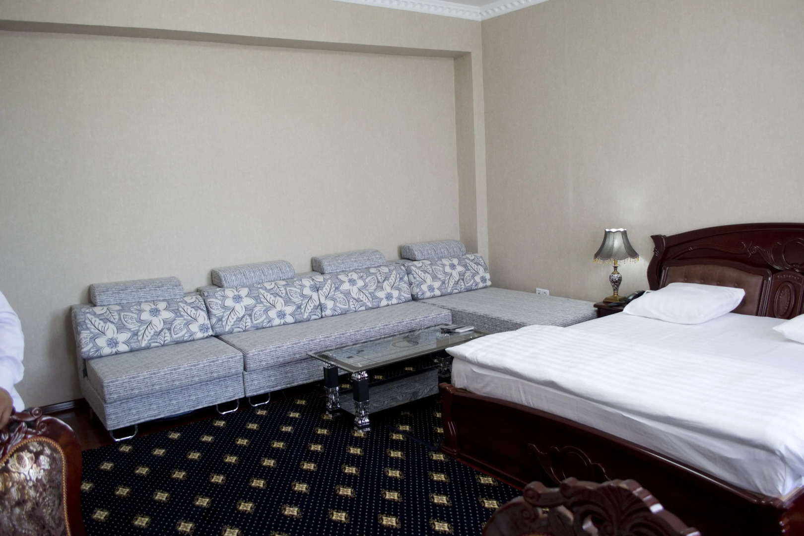 Отель Bokhtariyon