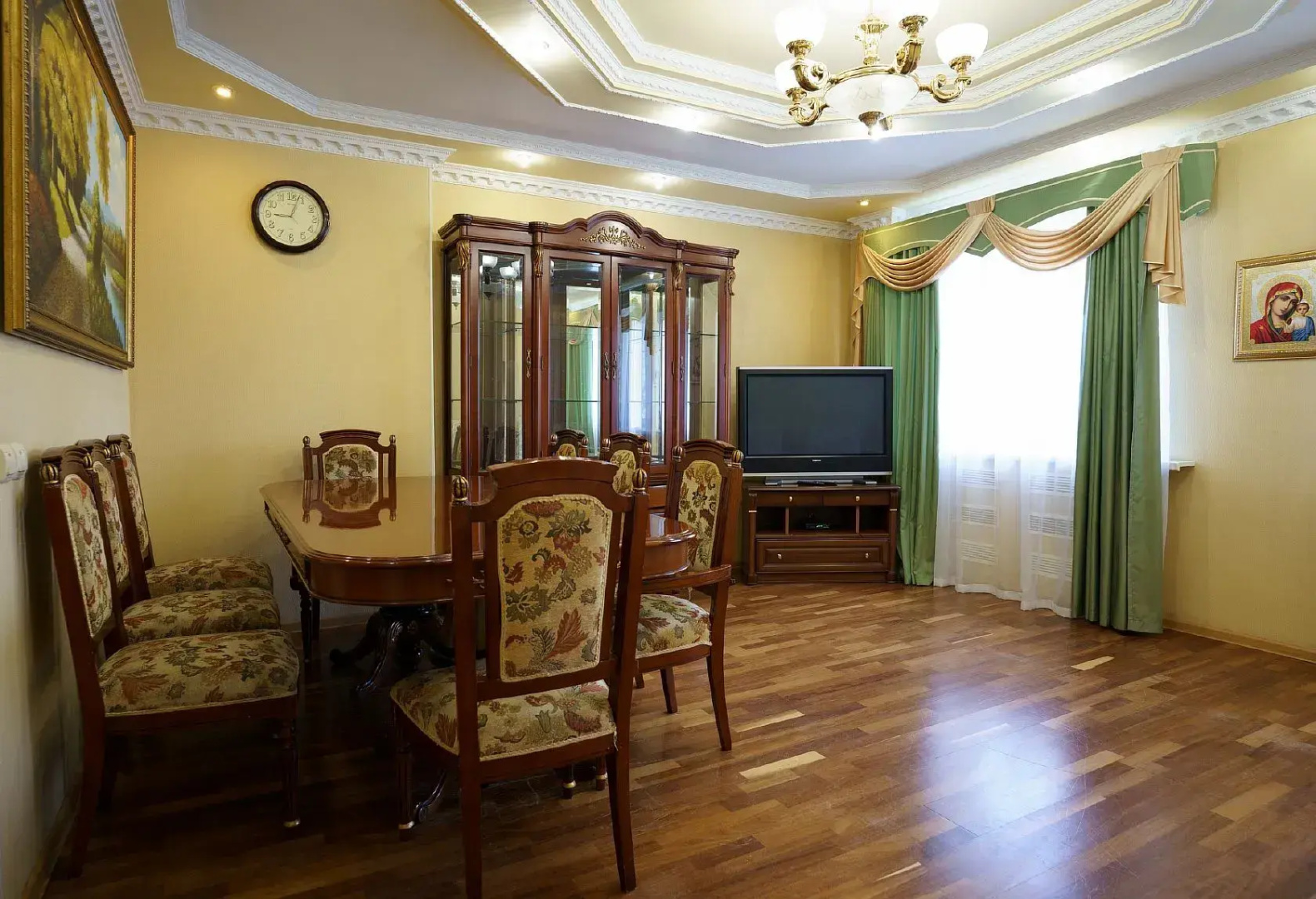 Апартаменты Right Room трехкомнатные на улице Баррикад 8