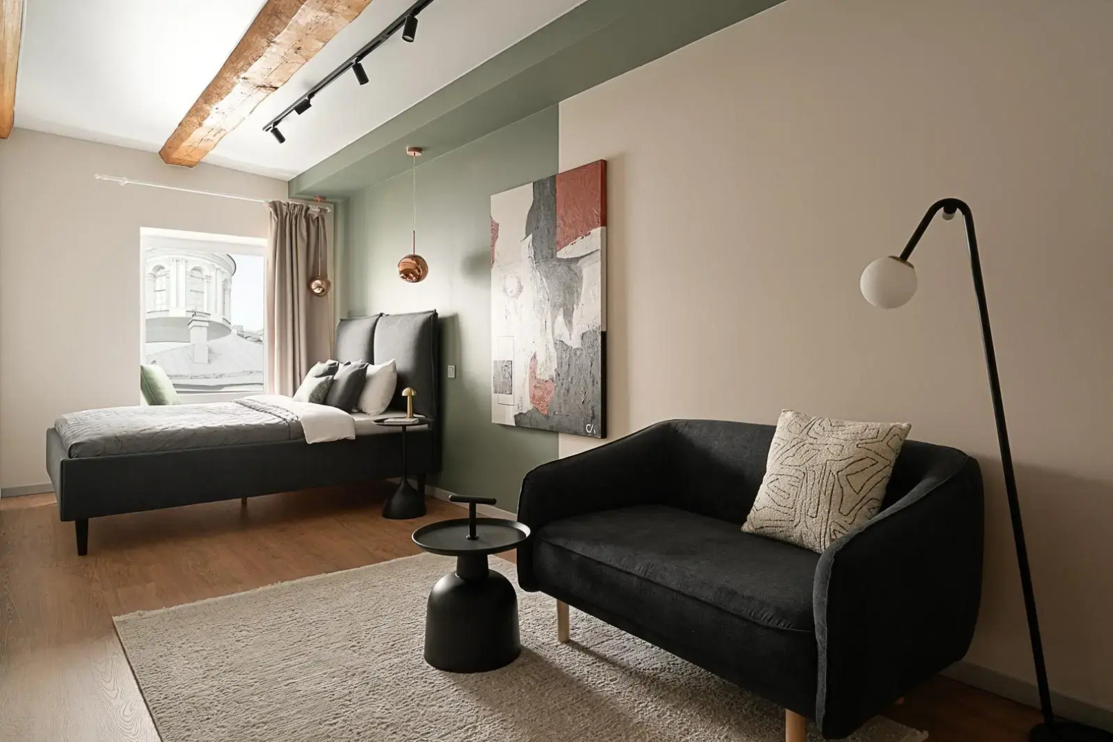 Апартаменты Moca 120 кв.м в Тихом Сквере на Невском Проспекте с Видом на Церковь св. Екатерины